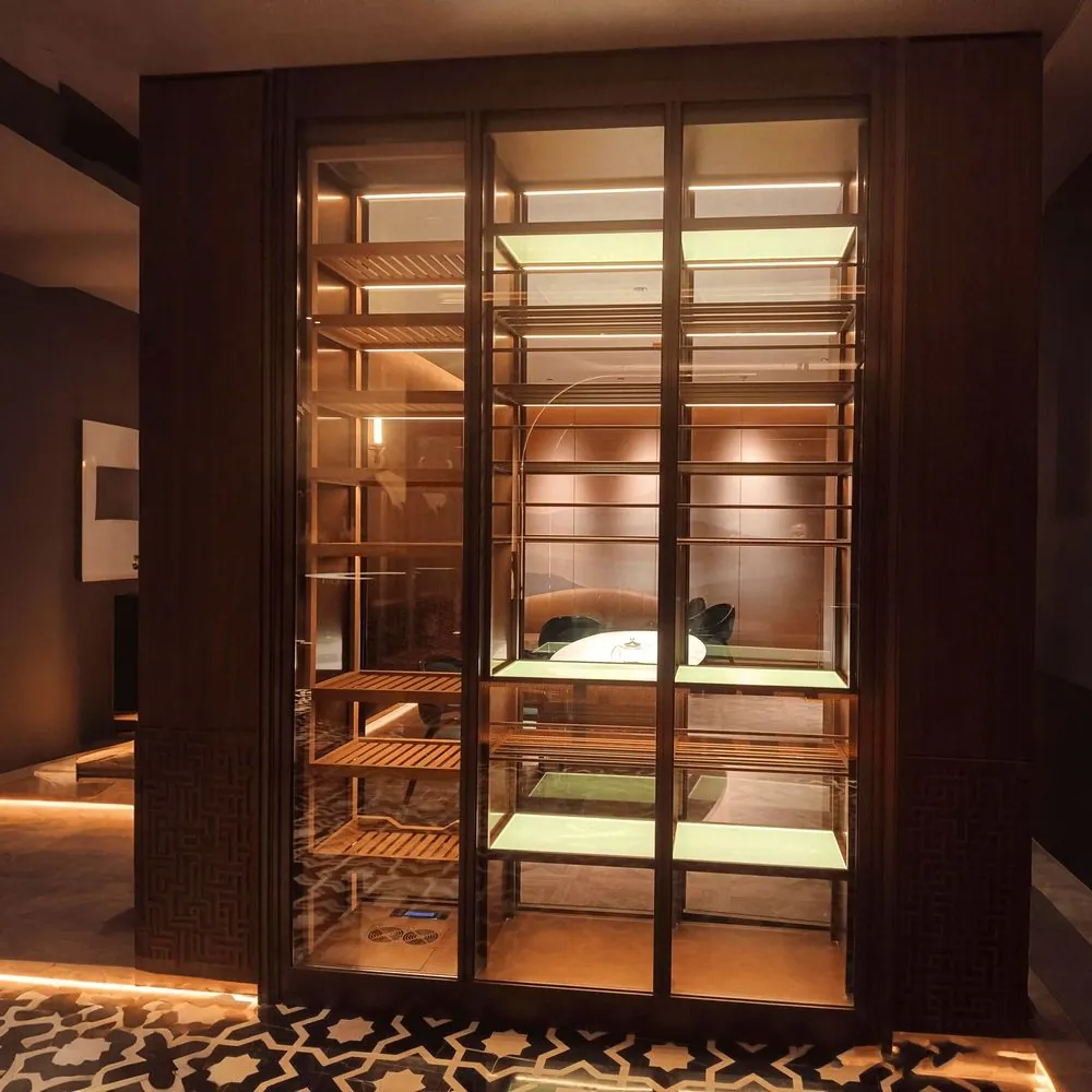 Glass display cabinet — in-situ project installation